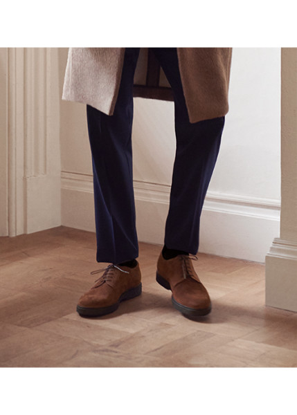 How To Stand Out In The Office (For All The Right Reasons)