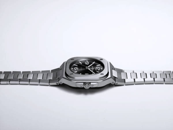 Bell &#038; Ross Enter The Steel Sports Watch Game With The BR05