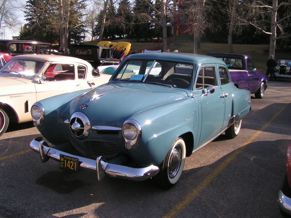 A car parked in a parking lot