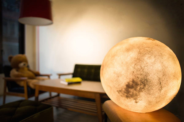 Man Cave Must Have: The Luna Moon Lamp