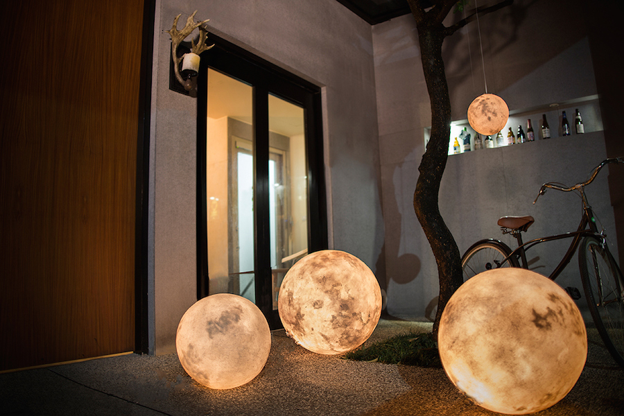 Man Cave Must Have: The Luna Moon Lamp