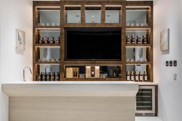The Roman James-Designed Beverly Hills Mansion & Car Gallery