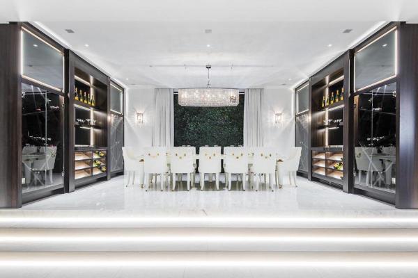 The Roman James-Designed Beverly Hills Mansion & Car Gallery