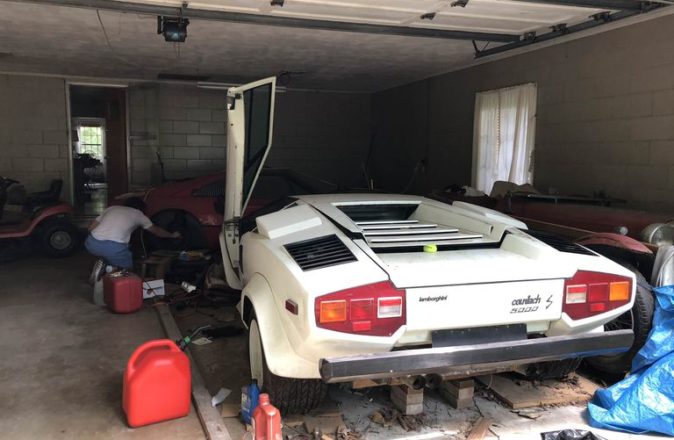 Man Finds Forgotten Ferrari 308 And Lamborghini Countach In This 1980&#8217;s Garage