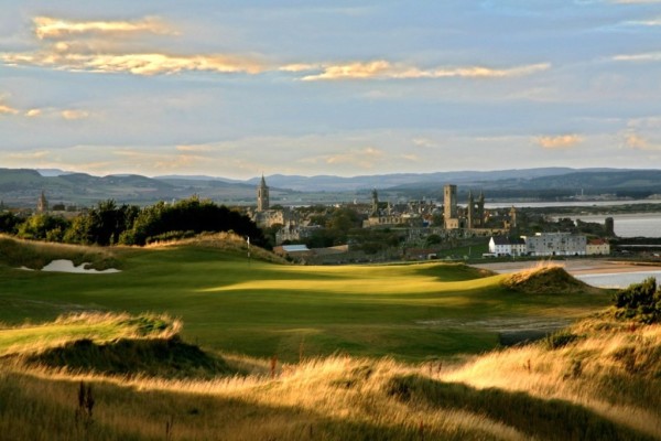 Take A Look At 12 Of The World&#8217;s Most Unique Golf Courses