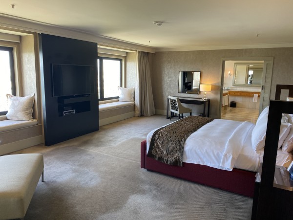 Inside Sydney&#8217;s Largest Hotel Room At The InterContinental Sydney