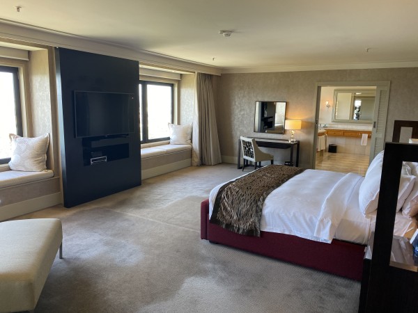 Inside Sydney’s Largest Hotel Room At The InterContinental Sydney