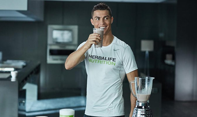 Here&#8217;s How Much Cristiano Ronaldo &#038; Other Celebrities Make On Just One Sponsored Instagram Post