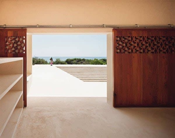 Kenya’s Sunken Minimalist Home