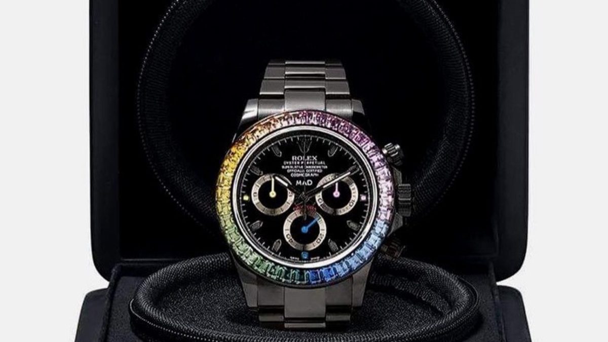 Rolex Daytona Cops Striking Sapphire Rainbow Update Courtesy