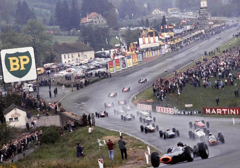 The 5 Most Iconic Racetracks In Motorsport