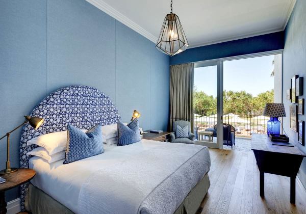 Review: Halcyon House Is The Embodiment of Beachfront Luxury