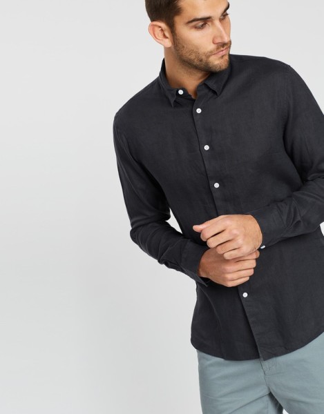 Our Top 13 Picks For This Summer&#8217;s Best Linen Shirt