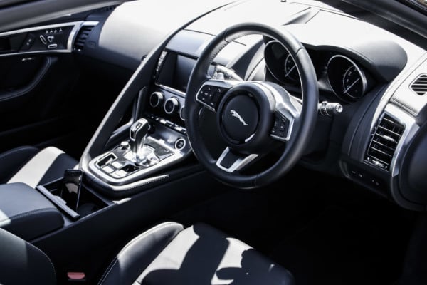 Review: Jaguar F-Type V6 R-Dynamic