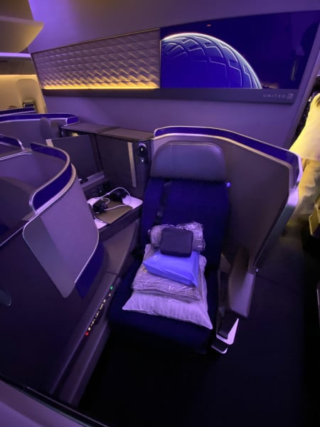 REVIEW: United Airlines&#8217; Polaris Business Class Review: 777 vs 787
