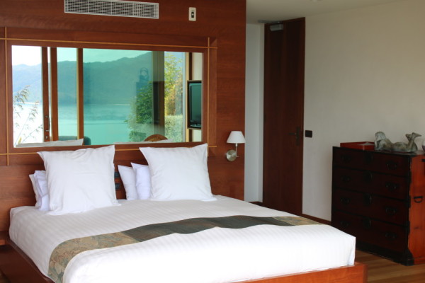 Inside Split Apple Retreat – Cliffside Luxury Hidden On The Fringe Of New Zealand