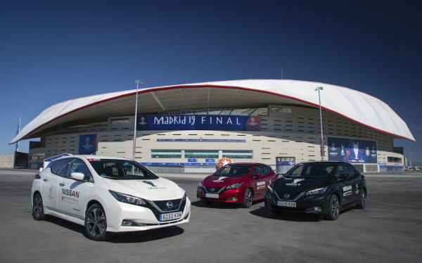 Nissan Are Turning Their Used Car Batteries Into Street Lights, Stadium Generators.