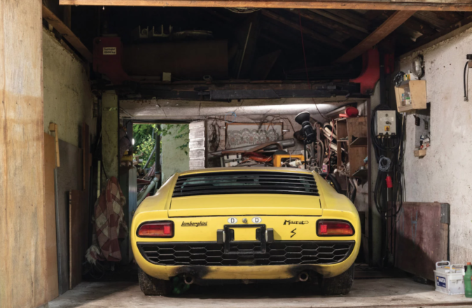 Bona Fide Barn Find: This 1969 Lamborghini Miura P400 S