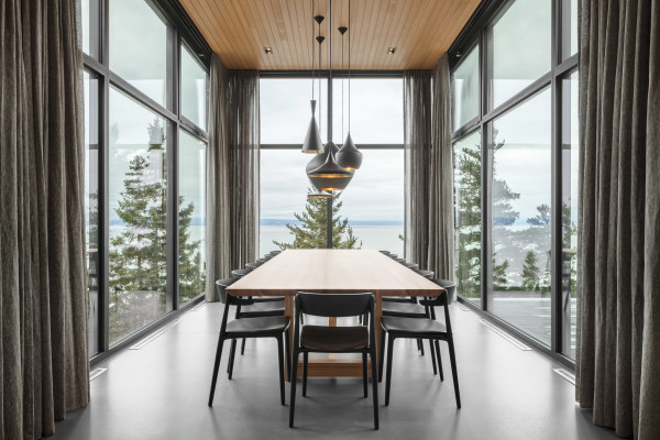 The Stunning Monochrome Quebec Ski Chalet by Thellend Fortin