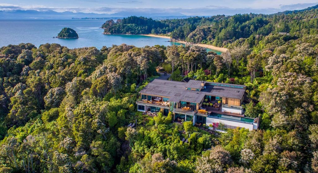 Inside Split Apple Retreat &#8211; Cliffside Luxury Hidden On The Fringe Of New Zealand