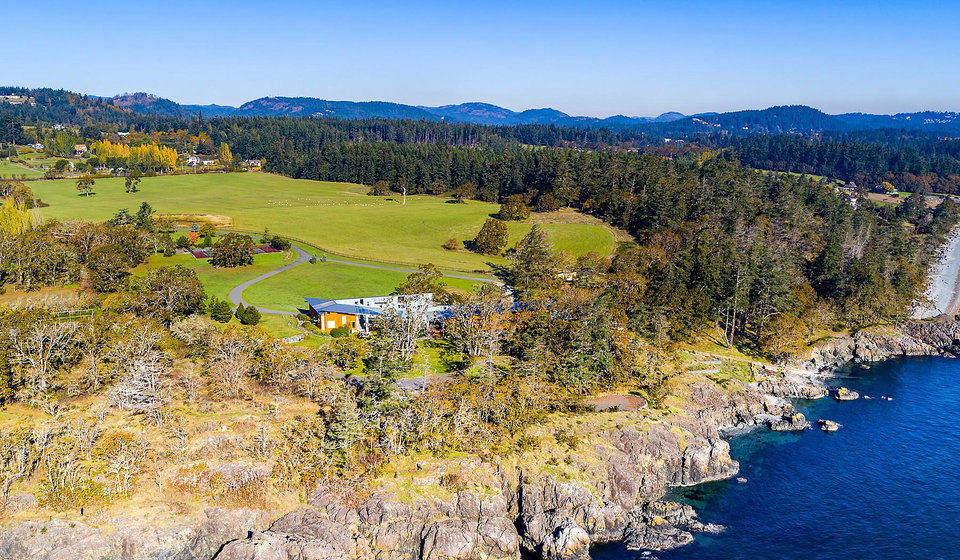 The Metchosin House On Vancouver Island Is The Canadian Dream