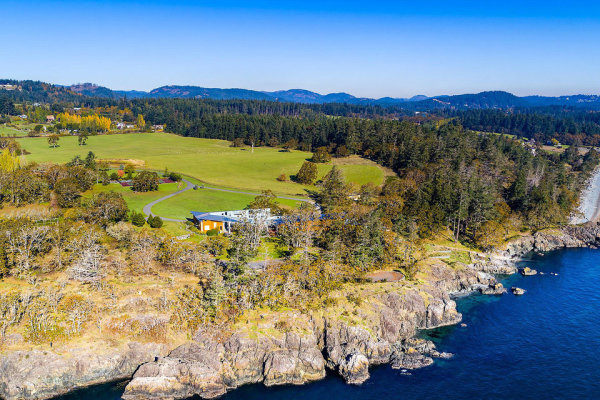 Metchosin House On Vancouver Island Is The Canadian Dream
