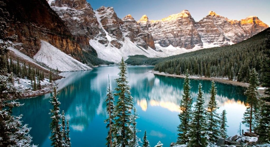 8 Stunning Lakes To Visit Before You Die