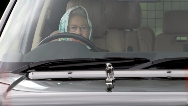 The 10 Best Photos Of Queen Elizabeth