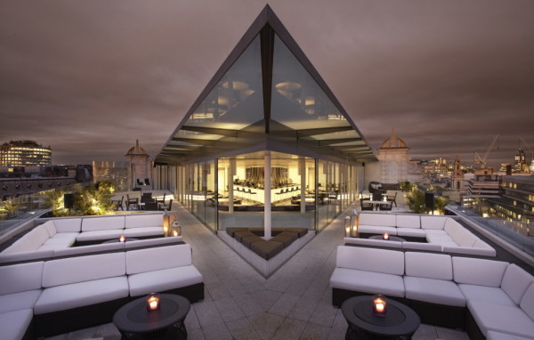 9 Of The Most Incredible Rooftop Bars In The World
