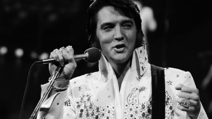 Elvis Presley&#8217;s Private Jet Goes Under The Hammer