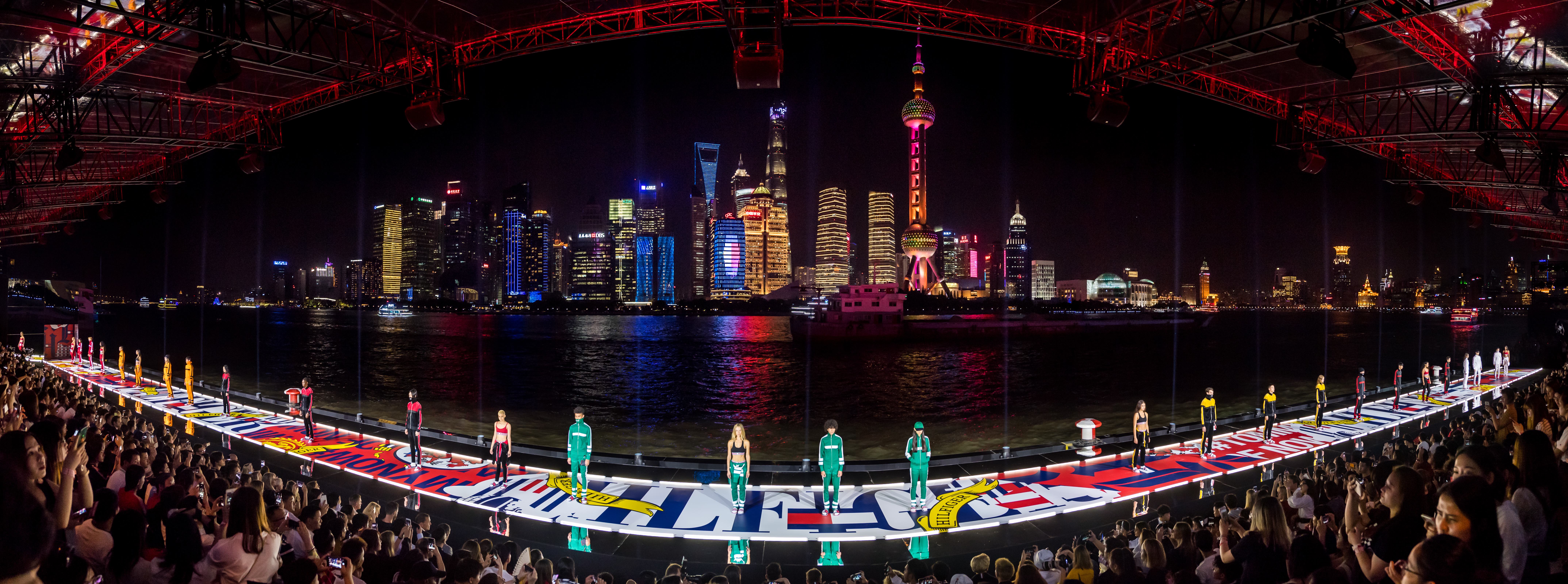 Tommy Hilfiger &#038; Lewis Hamilton Debut Fall 2018 Collection On Shanghai Waterfront