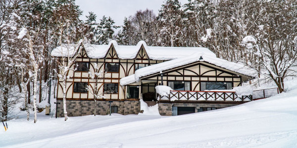 Buy A Luxury Japanese Ski Lodge For The Price Of A Sydney Bachelor Pad