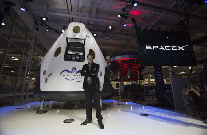 SpaceX to Fly Passengers On Private Trip Around the Moon in 2018