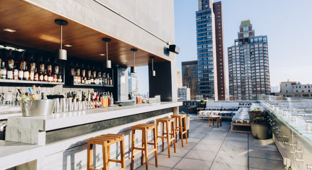 New York&#8217;s Coolest Rooftop Bars With A View