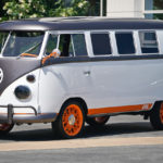 Volkswagen&#8217;s Classic 1962 Type 2 Kombi Microbus Goes Electric
