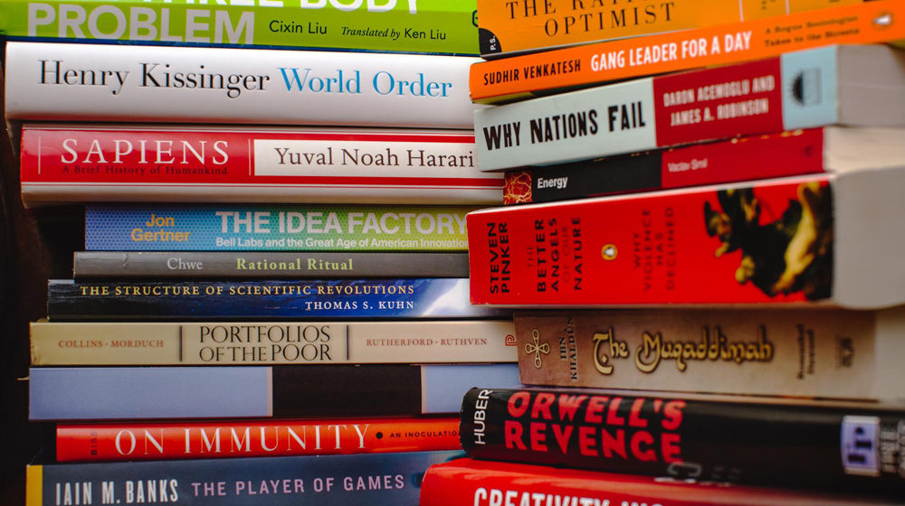 Mark Zuckerberg&#8217;s 23 Essential Books Just Made Your Holiday Reading List