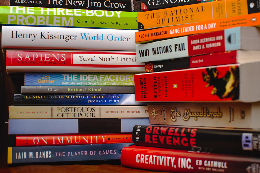 Mark Zuckerberg’s 23 Essential Books Just Made Your Holiday Reading List