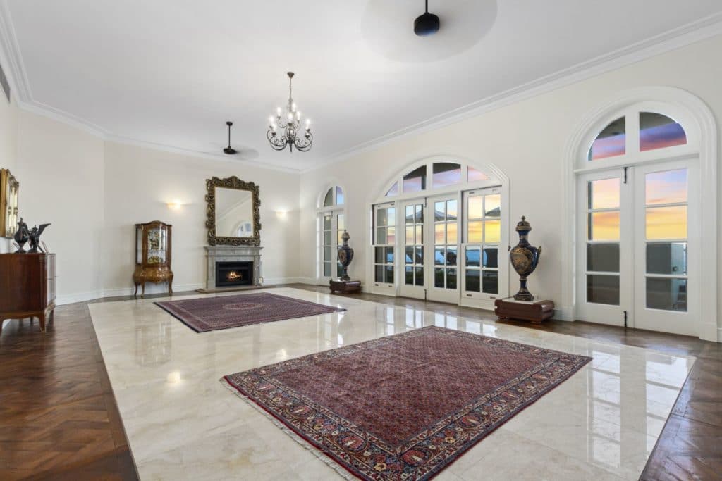 On The Market: 26-32 Knightsbridge Parade East Is A Monstrosity