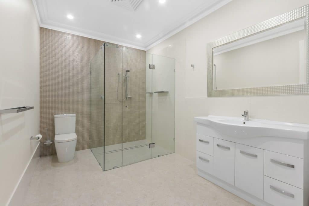 On The Market: 26-32 Knightsbridge Parade East Is A Monstrosity