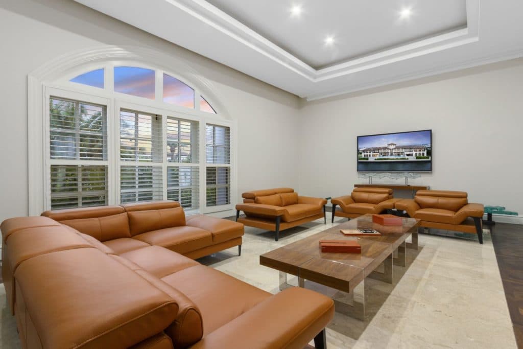 On The Market: 26-32 Knightsbridge Parade East Is A Monstrosity