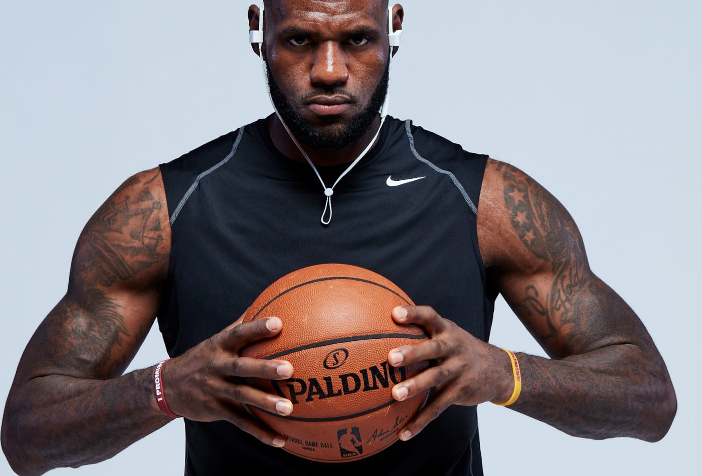 lebron james beats by dre