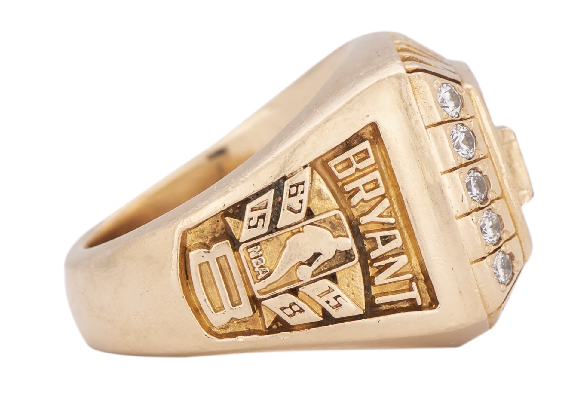 Kobe Bryant NBA Championship Ring Auctions For US$206,000