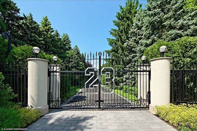 Michael Jordan’s Chicago Estate At 2700 Point Dr Is Now For Sale