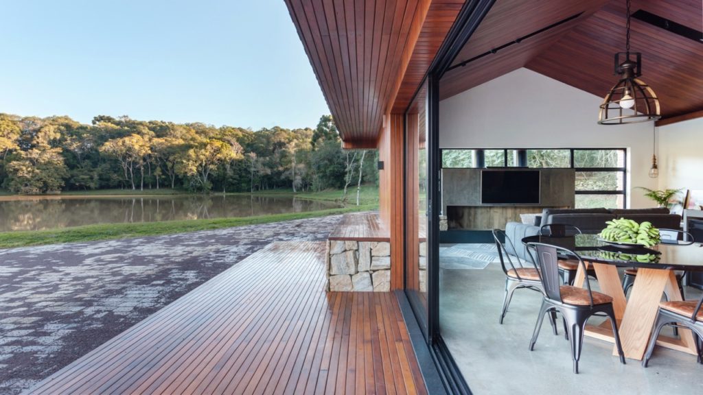 26 Year Old DJ Builds Sublime Lakeside Retreat In Brazil