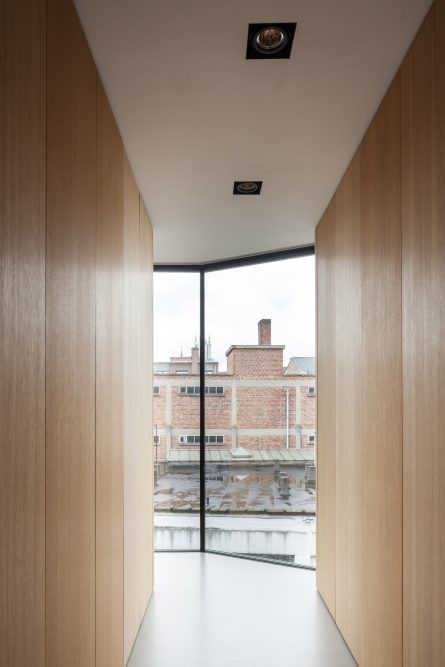 The Clean Lines Of Abeel House By Steven Vandenborre & Mias Sys