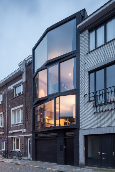 The Clean Lines Of Abeel House By Steven Vandenborre & Mias Sys
