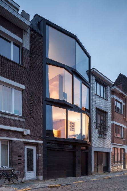 The Clean Lines Of Abeel House By Steven Vandenborre & Mias Sys
