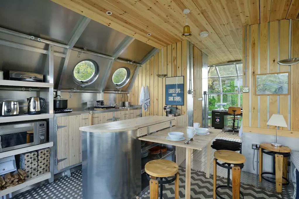 AirShip 002: A Unique ‘Pod’ Home By Roderick James Architects