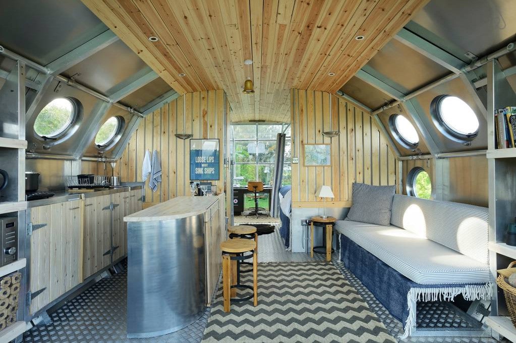 AirShip 002: A Unique ‘Pod’ Home By Roderick James Architects