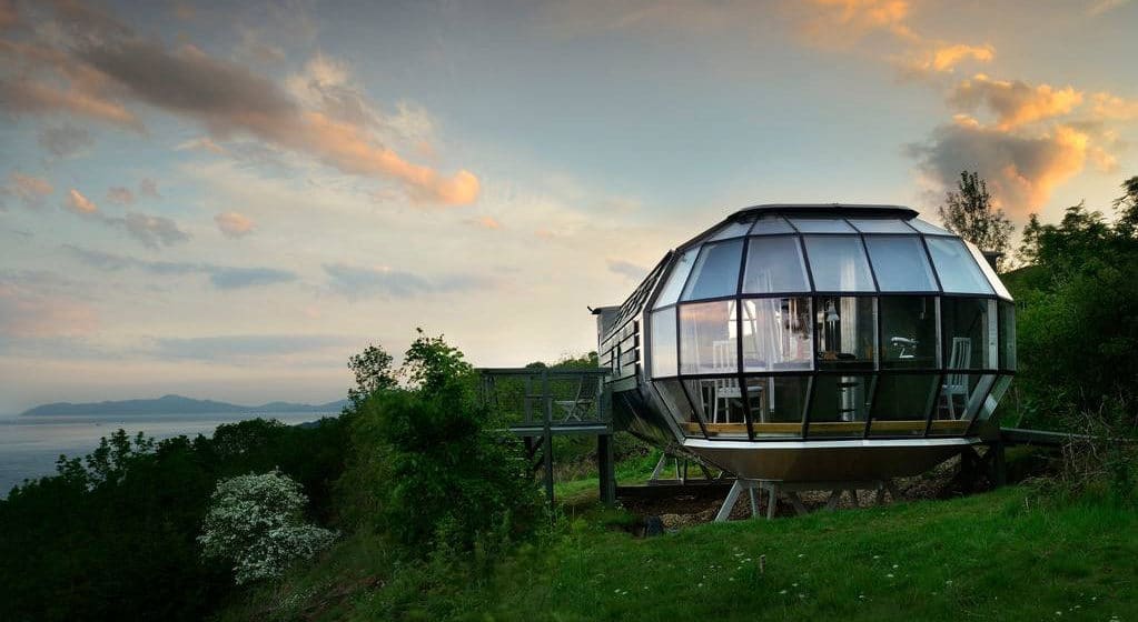 AirShip 002: A Unique &#8216;Pod&#8217; Home By Roderick James Architects